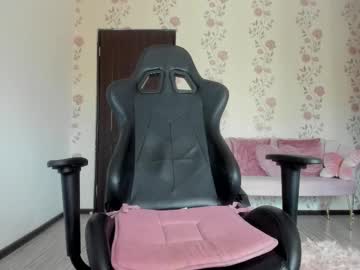 See _elysa online Now @ gushy.cam
