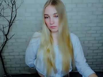 See _snow_queen__ online Now @ gushy.cam