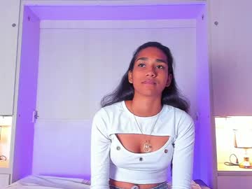 See Anaacollins_ online Now @ gushy.cam