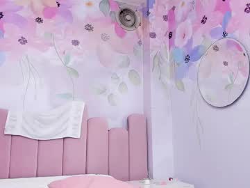 See Babyabril18 online Now @ gushy.cam