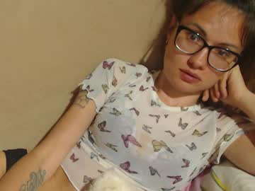 See Candylady13 online Now @ gushy.cam