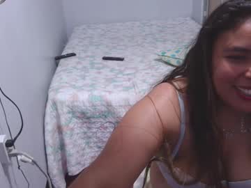 See Crystal_1991 online Now @ gushy.cam