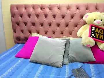 See Daniibelluci online Now @ gushy.cam