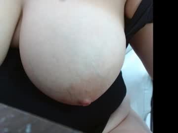 See Gril_milk28 online Now @ gushy.cam