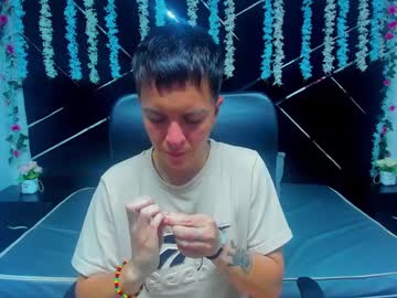 See Hothannah_ online Now @ gushy.cam
