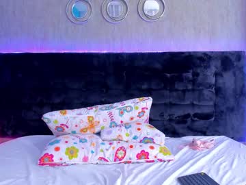 See Kamileblake online Now @ gushy.cam