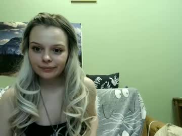 See Kira_zx online Now @ gushy.cam