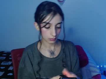See Lil_lisaa online Now @ gushy.cam