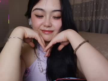 See Liunana online Now @ gushy.cam