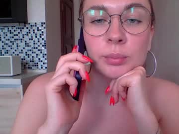 See Milasia online Now @ gushy.cam