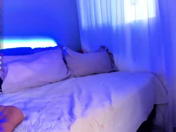 See Mollyybloom online Now @ gushy.cam