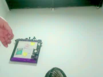 See Petiteivoryqueen online Now @ gushy.cam